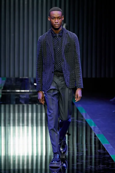 Look 8